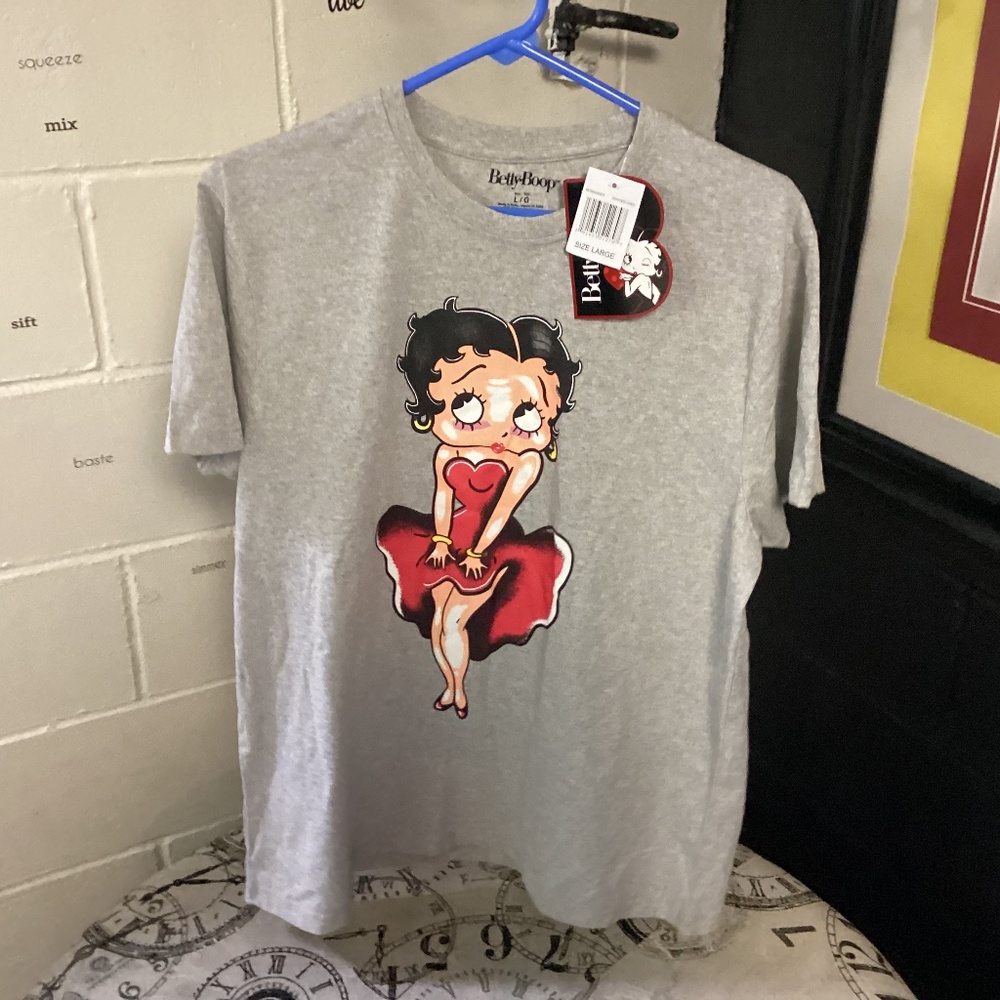 Betty Boop cute tee shirt! Nwt size large